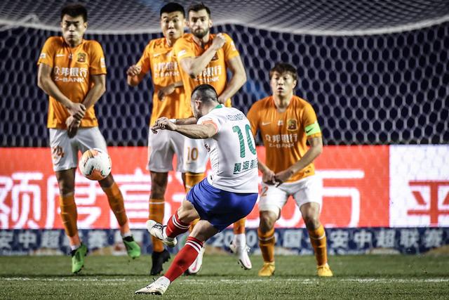 意甲女排米兰3-2挫瓦莱福利亚 涉险闯关守住榜眼