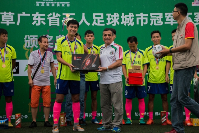 杨鸣：中国篮球的门面目前还得看女篮